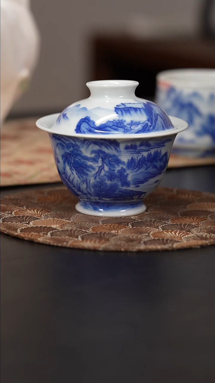 【闪购商品】杯看山柴窑青花山水