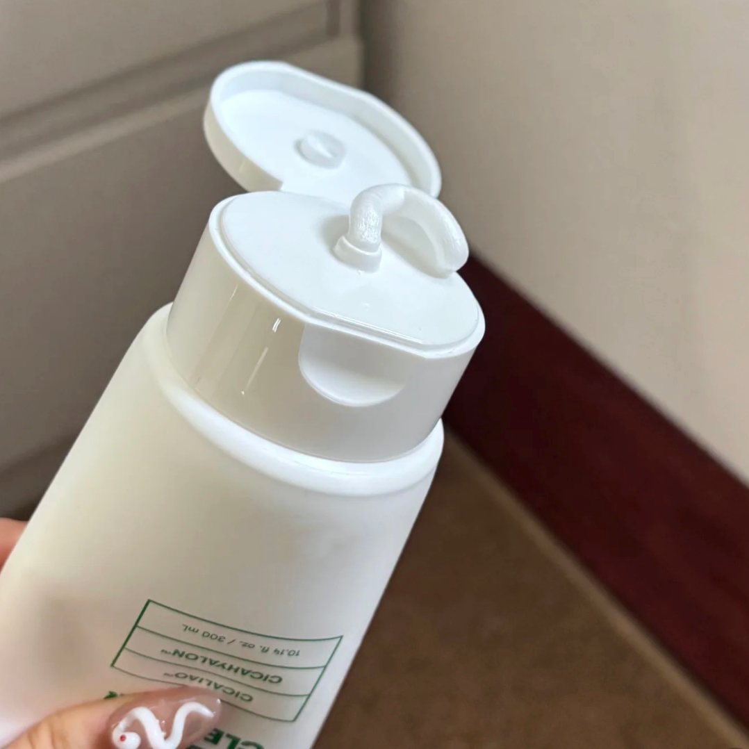 泡沫丰富绵密的洗面奶300ml
