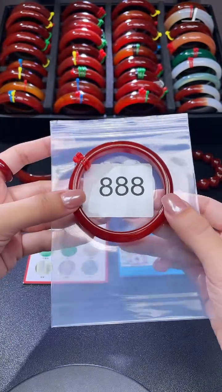 手镯玛瑙/玉髓未镶嵌57圈口*A888