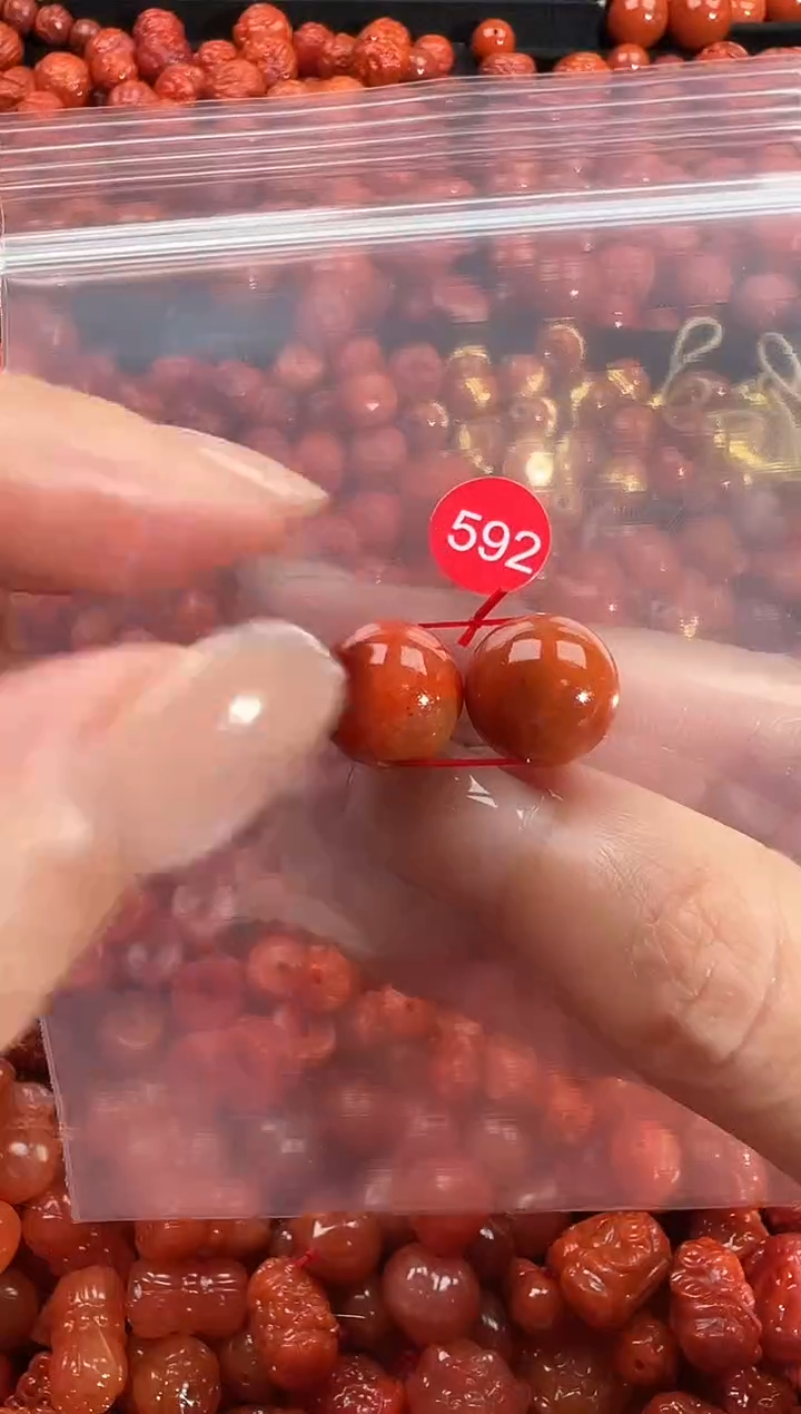 颈饰未镶嵌南红玛瑙1