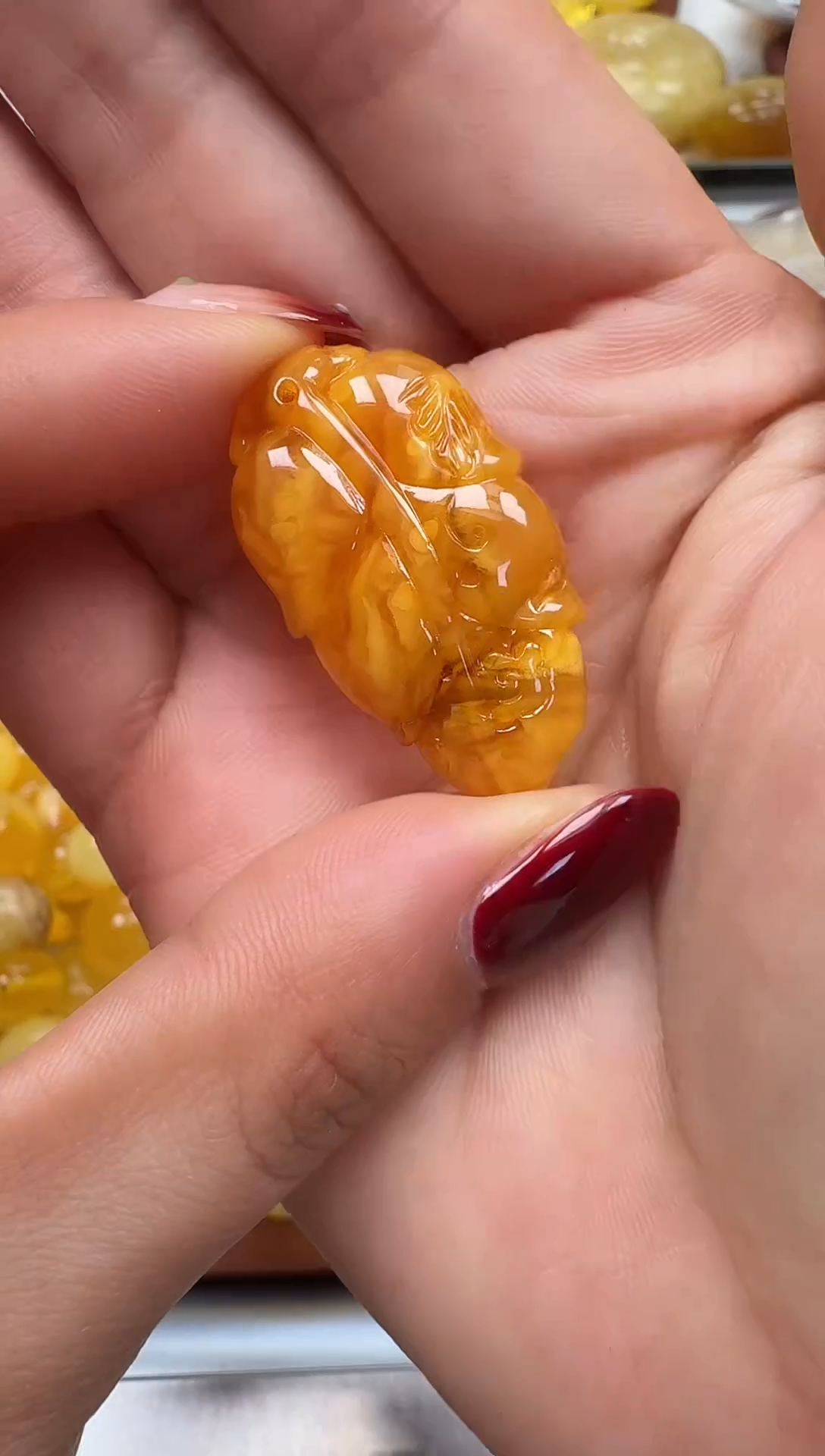 裸石琥珀未镶嵌如图