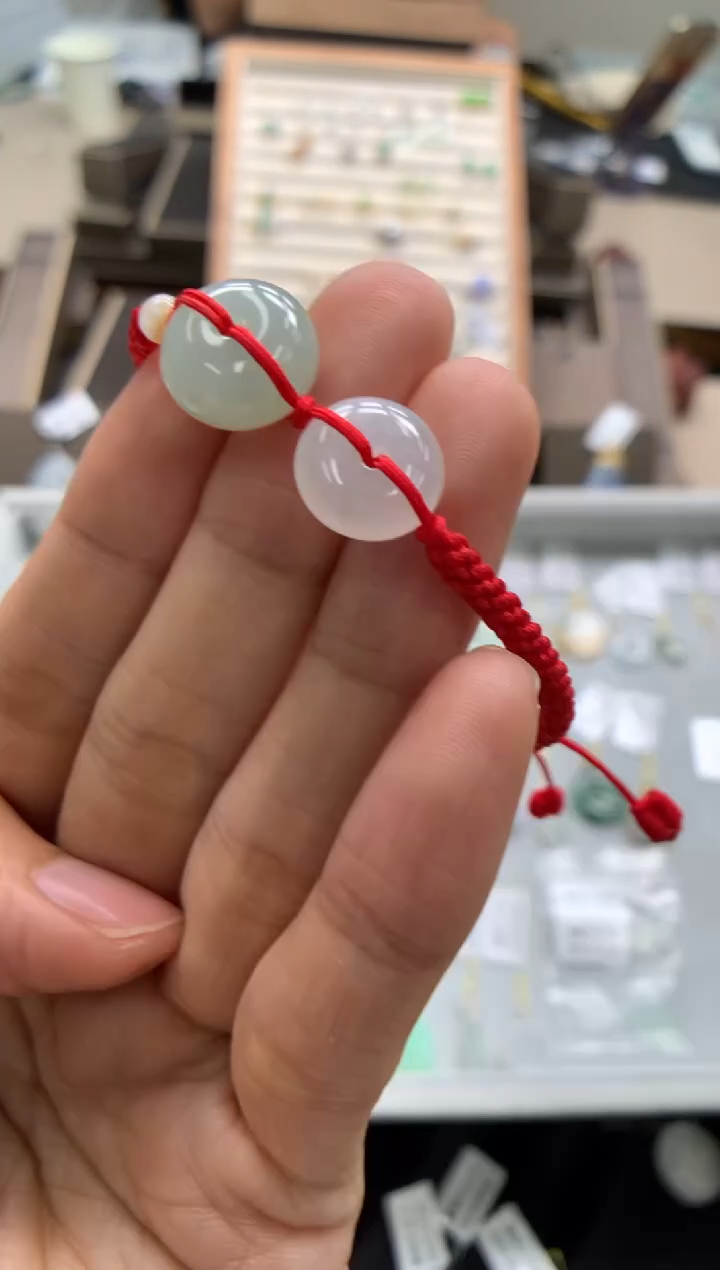 颈饰未镶嵌翡翠手绳