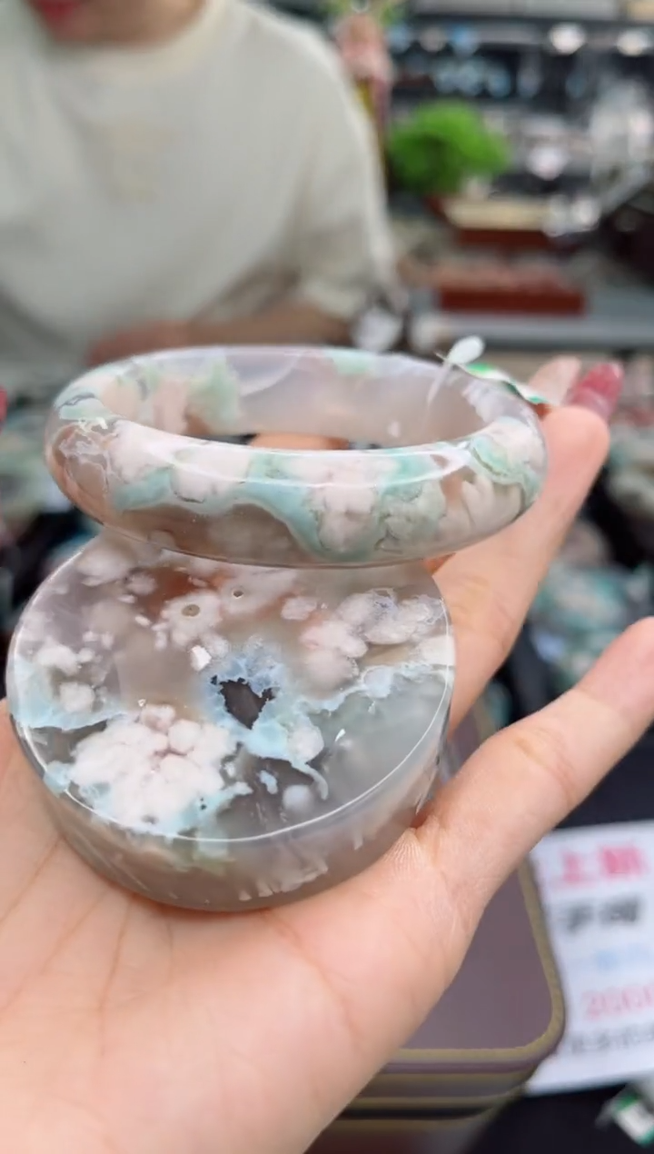 【闪购商品】石英质玉手镯未镶嵌59圈口（赠品镯心）S9910