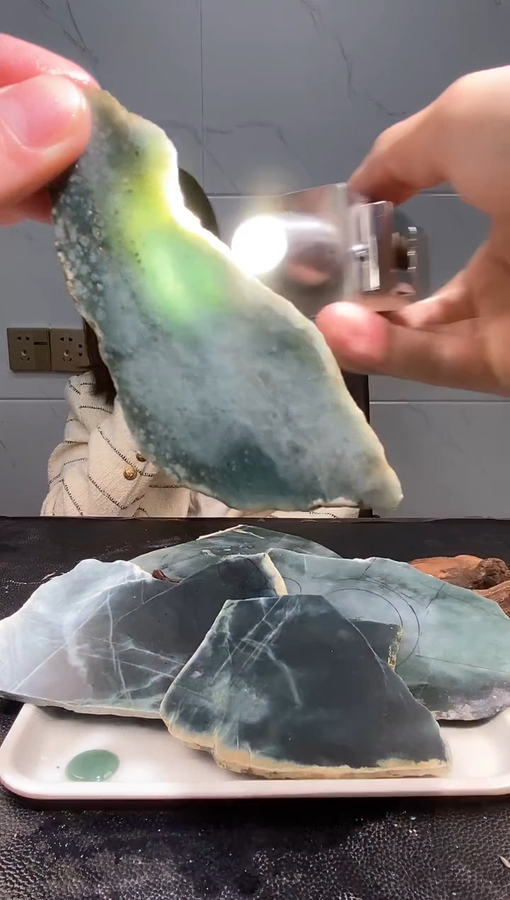 【闪购商品】翡翠挂件未镶嵌天然A货翡翠43q