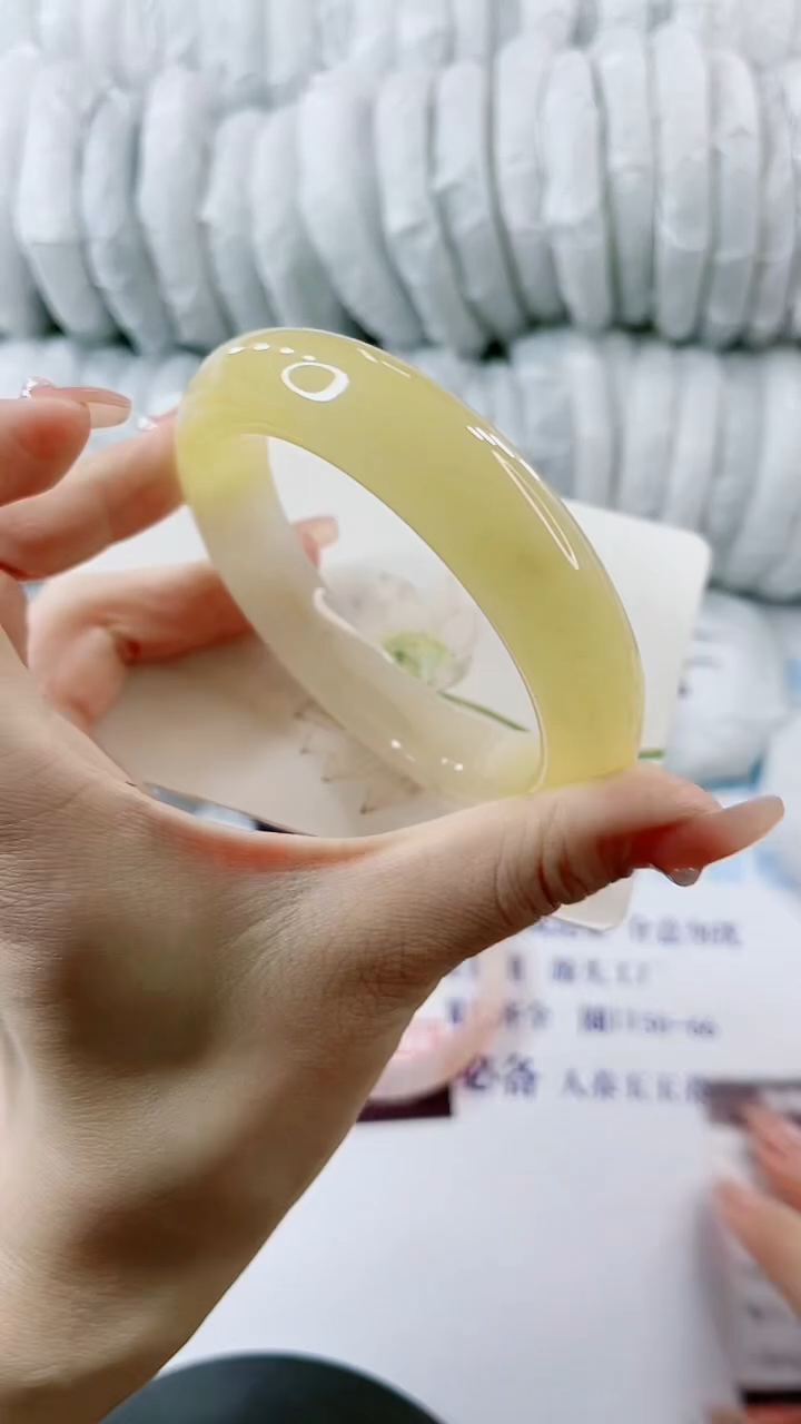 【闪购商品】石英质玉手镯未镶嵌0867392453-62多样性发货