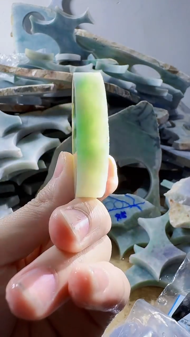 裸石翡翠天然缅甸翡翠2566