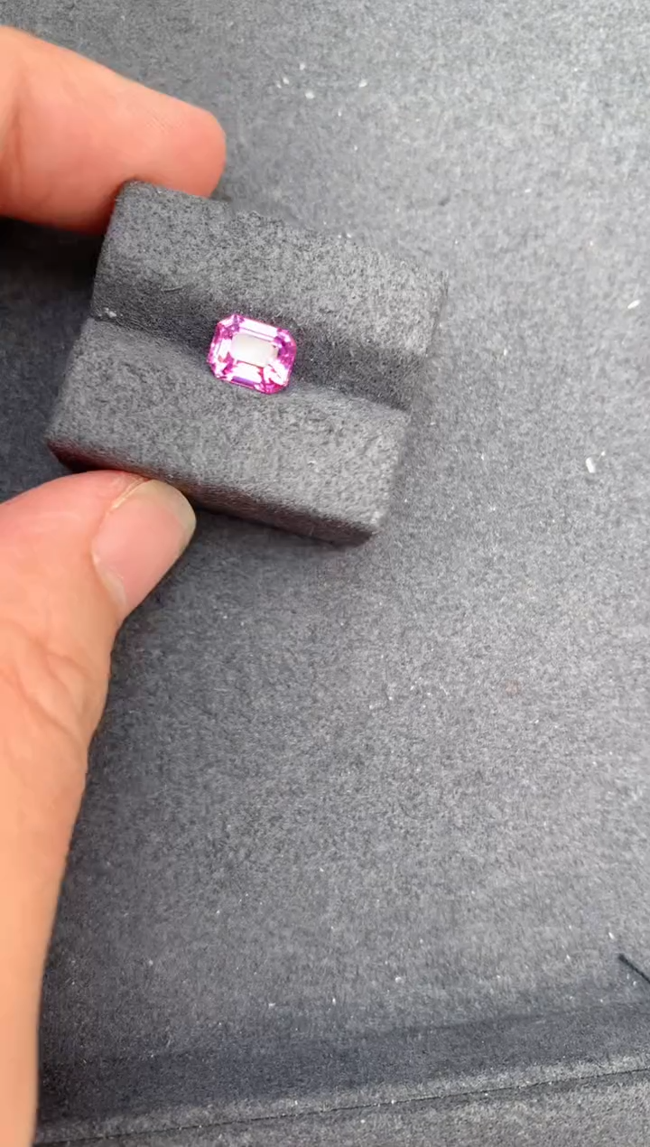 【闪购商品】彩色蓝宝石裸石未镶嵌1.6ct无烧粉蓝宝