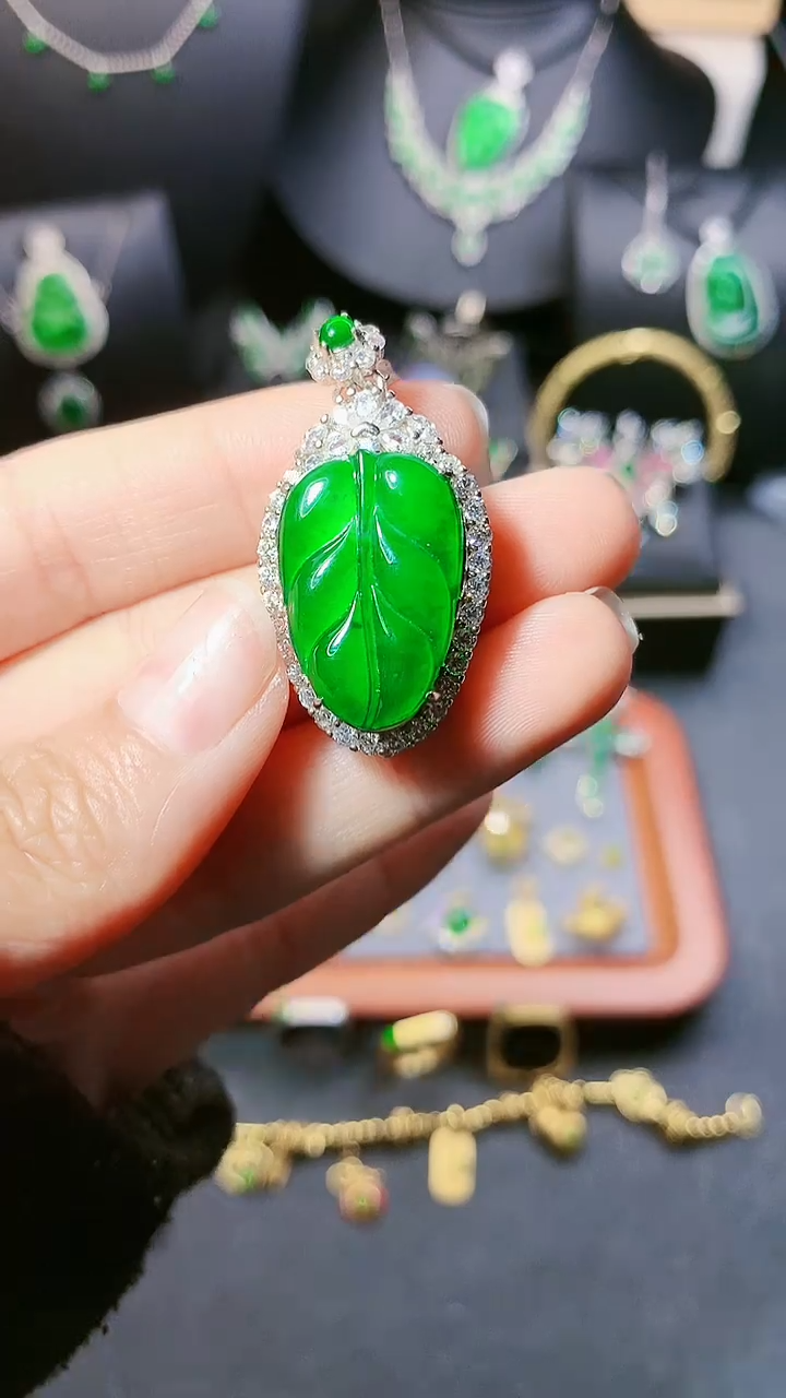 【闪购商品】翡翠颈饰银S925镶嵌吊坠