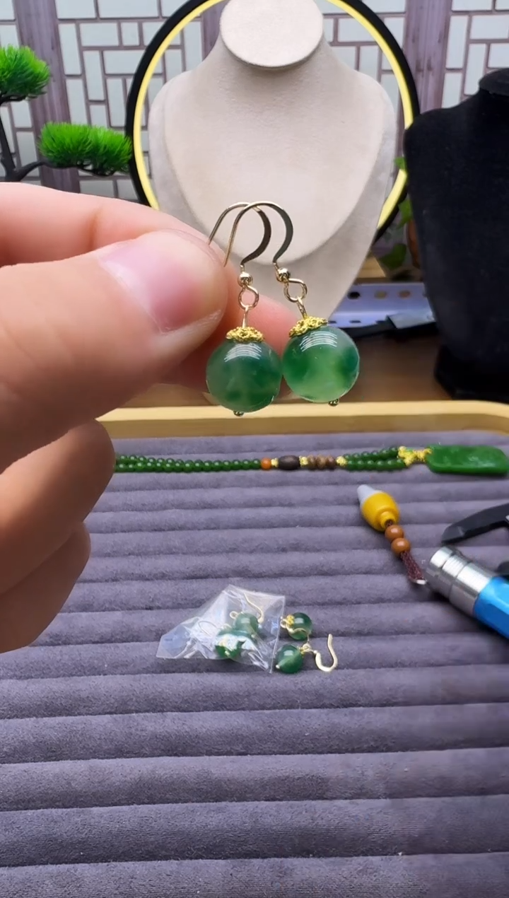 14K金镶嵌翡翠耳饰E96       