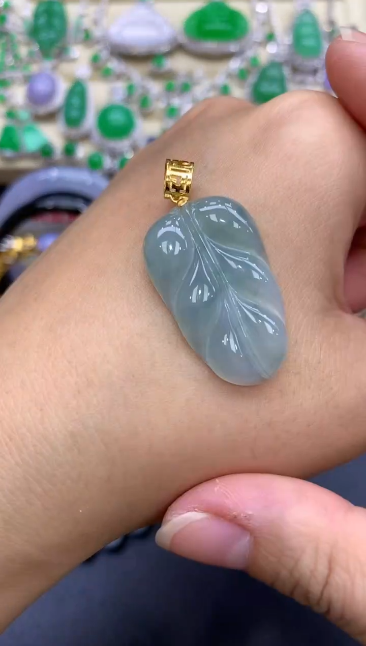 颈饰18K金镶嵌翡翠21-中国好珍宝