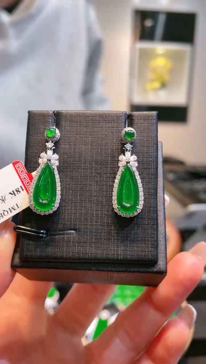 【闪购商品】翡翠颈饰18K金镶嵌A97天然A货翡翠耳饰