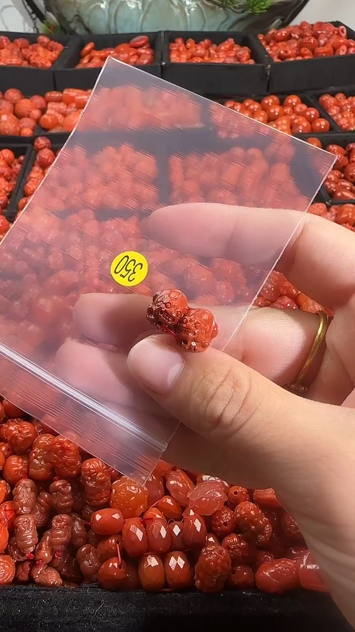 颈饰未镶嵌南红玛瑙1