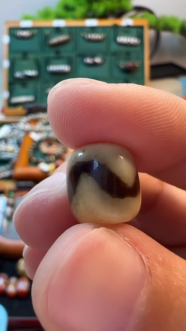 玛瑙/玉髓（覆膜）颈饰未镶嵌30微瑕