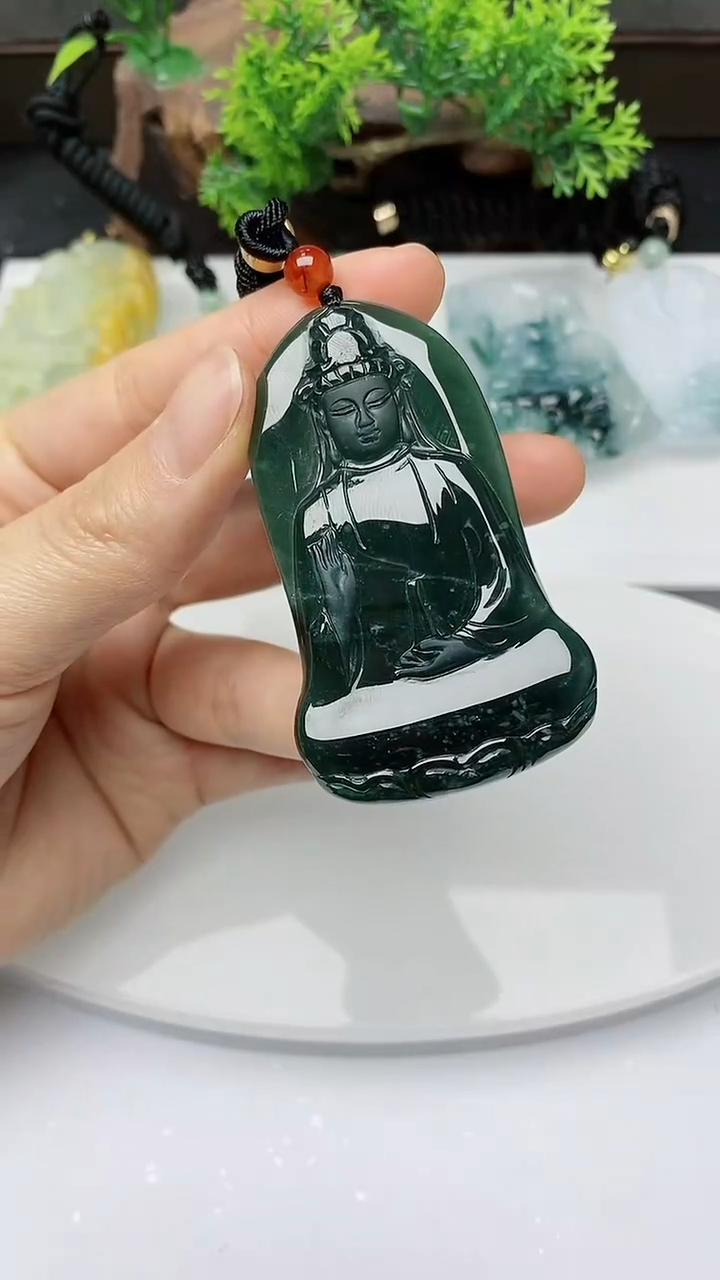 【闪购商品】翡翠颈饰未镶嵌        