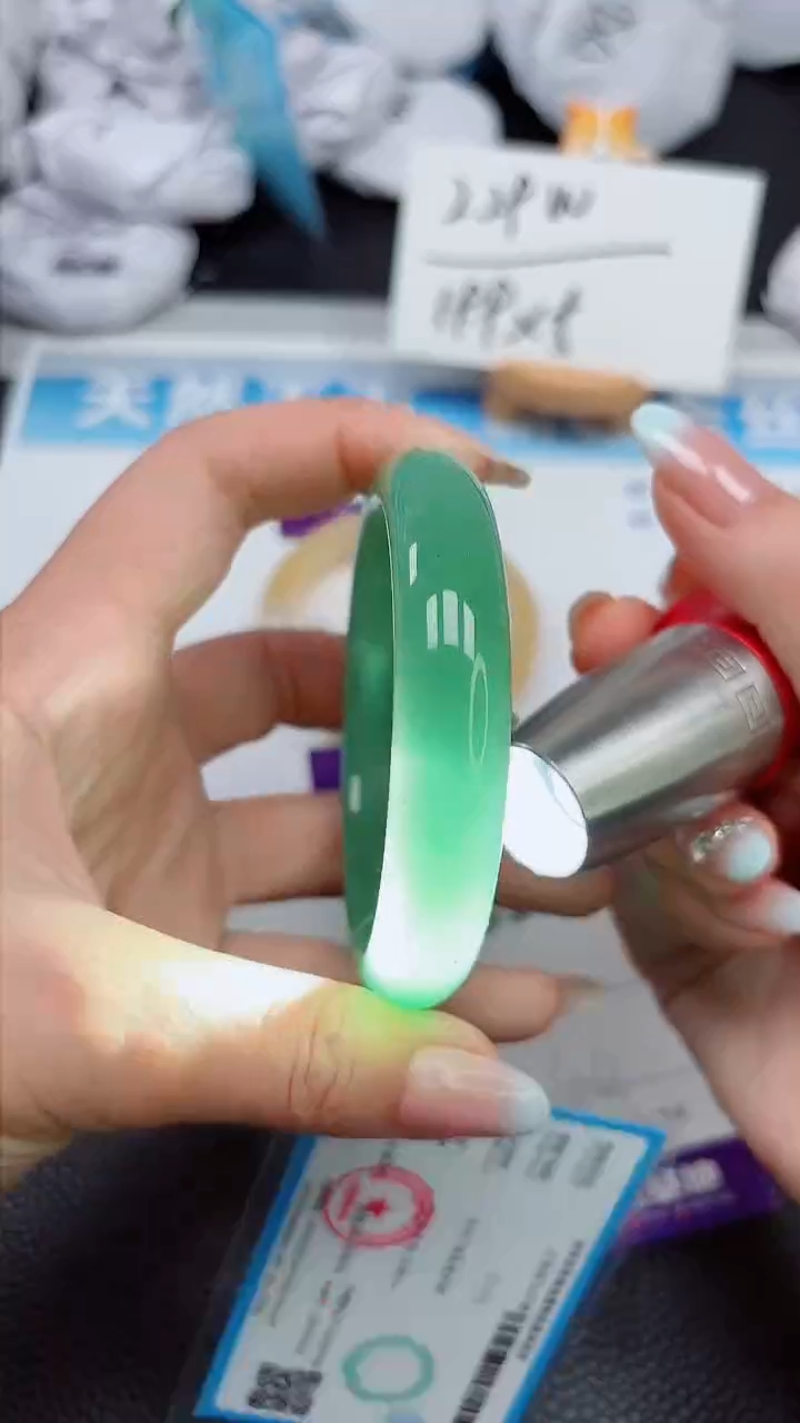 【闪购商品】石英质玉手镯未镶嵌320