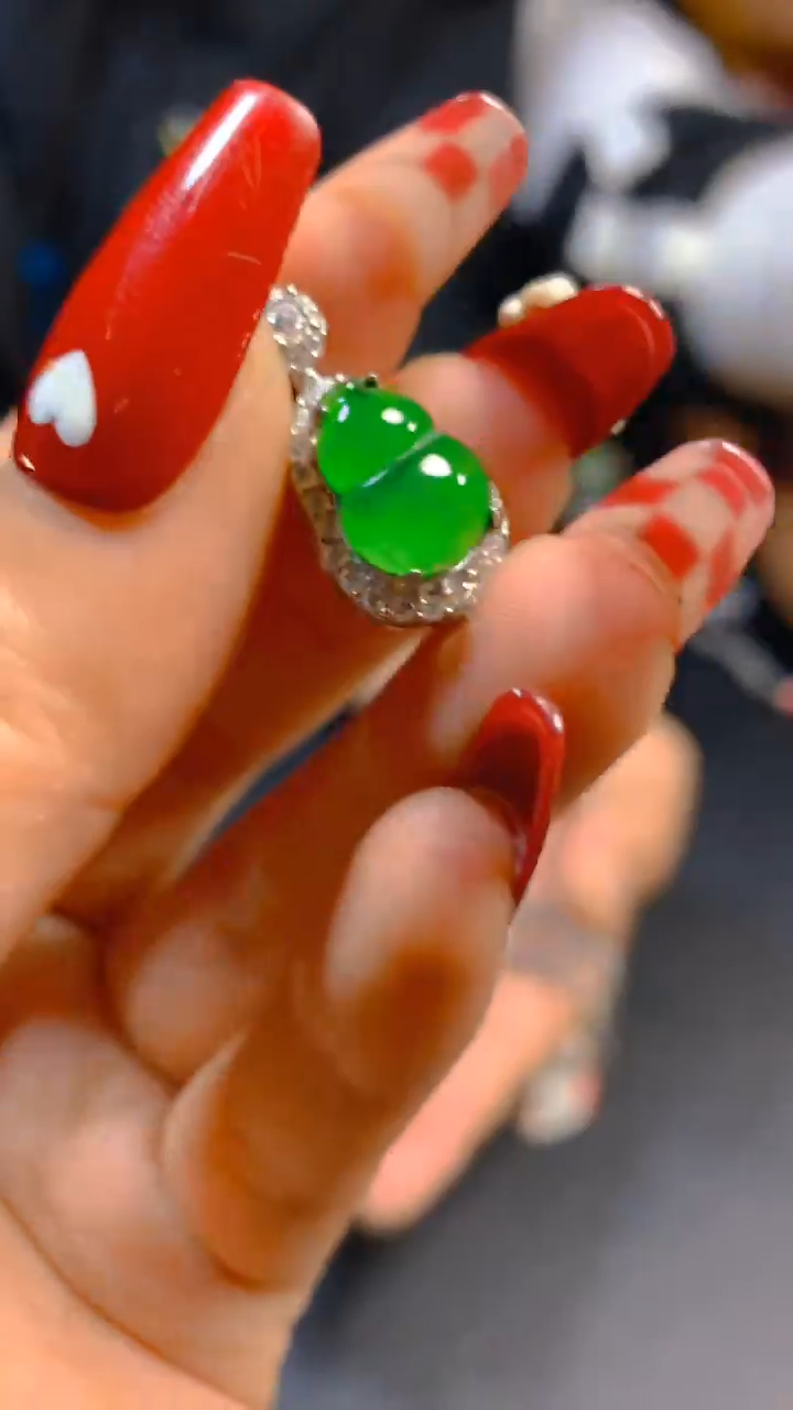 【闪购商品】翡翠吊坠(赠链)未镶嵌0414263515多样性发一