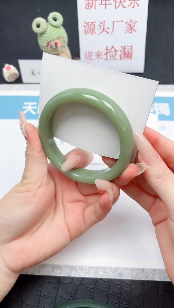 【闪购商品】石英质玉手镯未镶嵌49-62.1