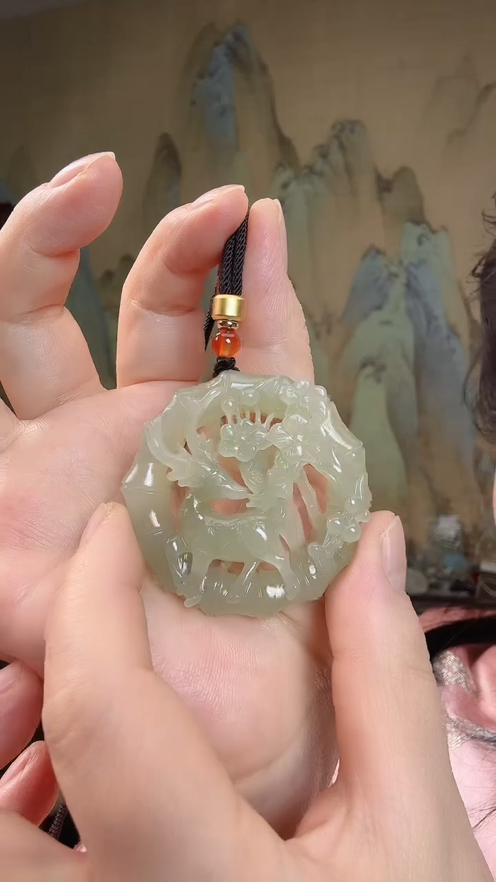 颈饰未镶嵌和田玉.
