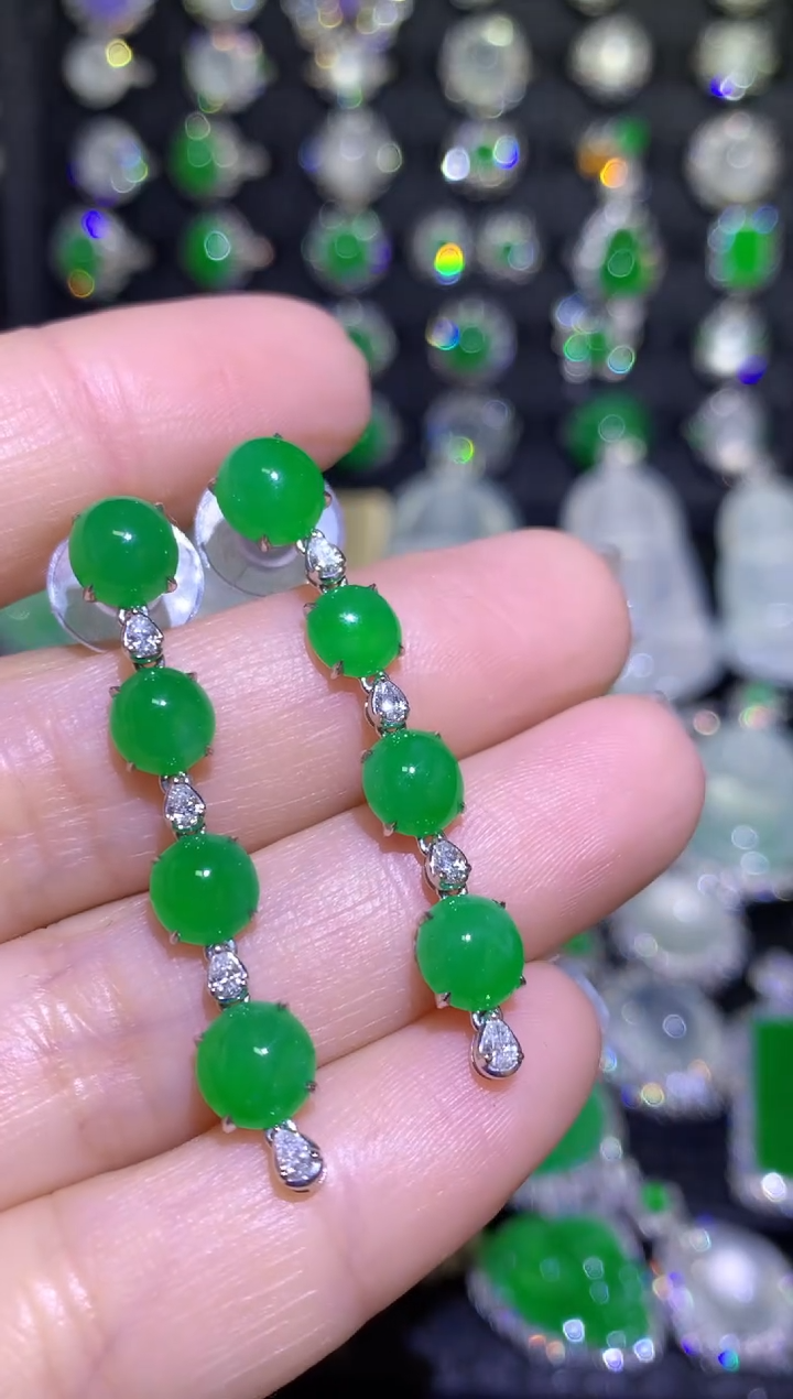 【闪购商品】翡翠耳饰18K金镶嵌高冰满绿阳绿蛋面耳坠