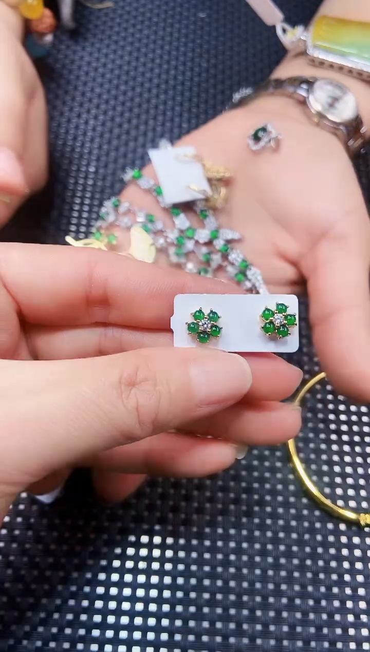 【闪购商品】翡翠耳饰未镶嵌111111111