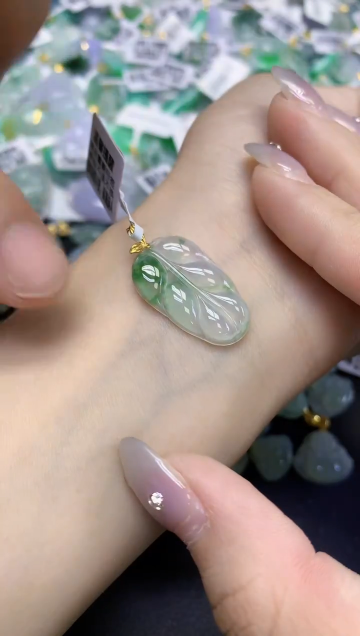 颈饰18K金镶嵌翡翠天然缅甸翡翠A货百元以上9元证书费自理