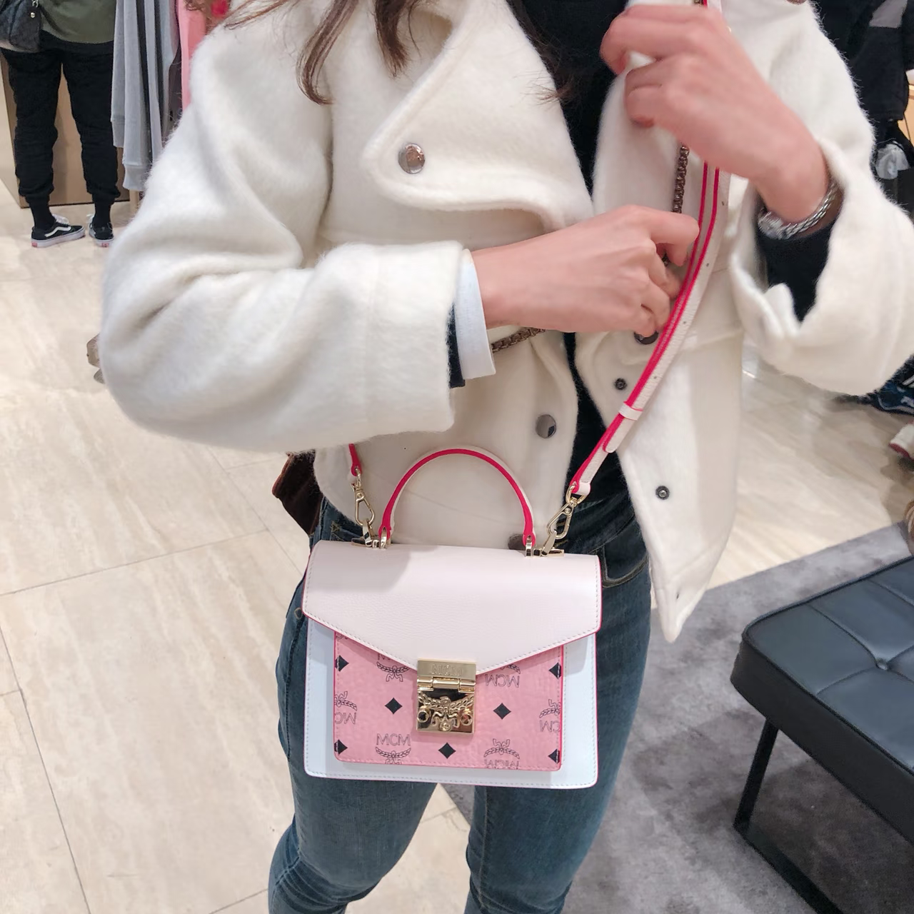 95新 MCM 粉白邮差风琴包/SD12427041/7041