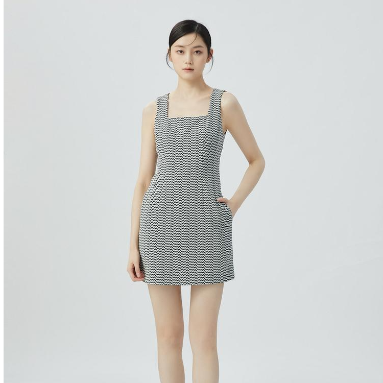 AMASS/阿玛施时尚气质简约纯色修身宽肩带方领女装连衣裙5500484