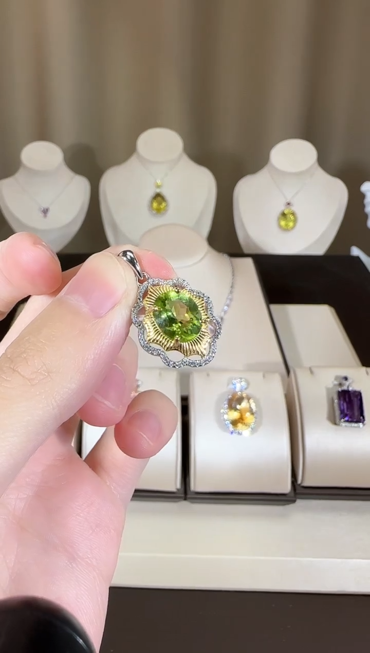 【闪购商品】橄榄石颈饰银S925镶嵌设计款