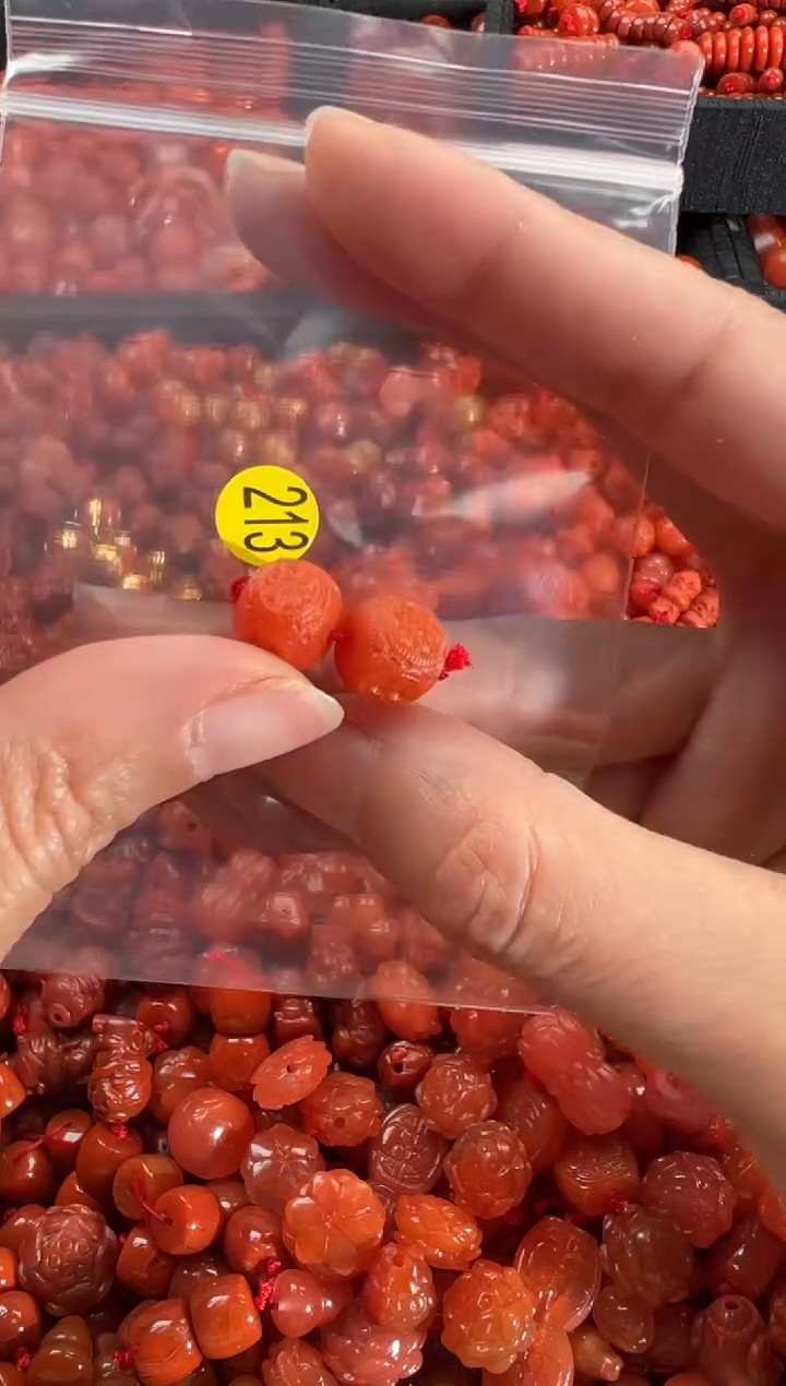 【闪购商品】南红玛瑙颈饰未镶嵌1