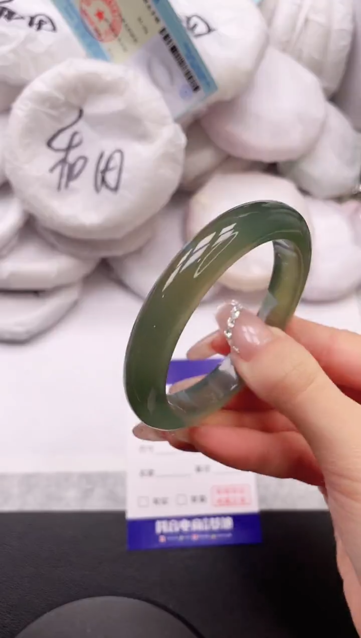 【闪购商品】石英质玉手镯未镶嵌26K250-54