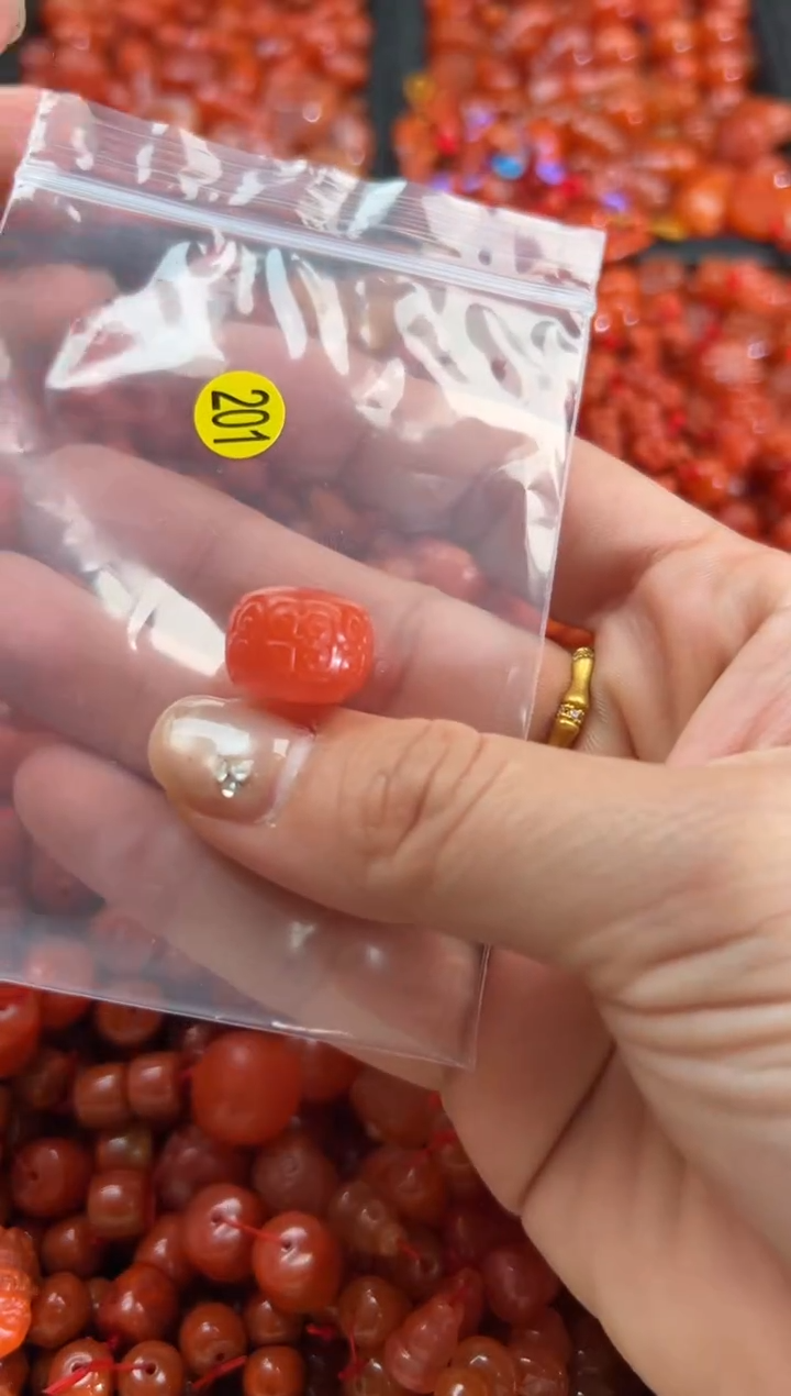 【闪购商品】南红玛瑙颈饰未镶嵌1