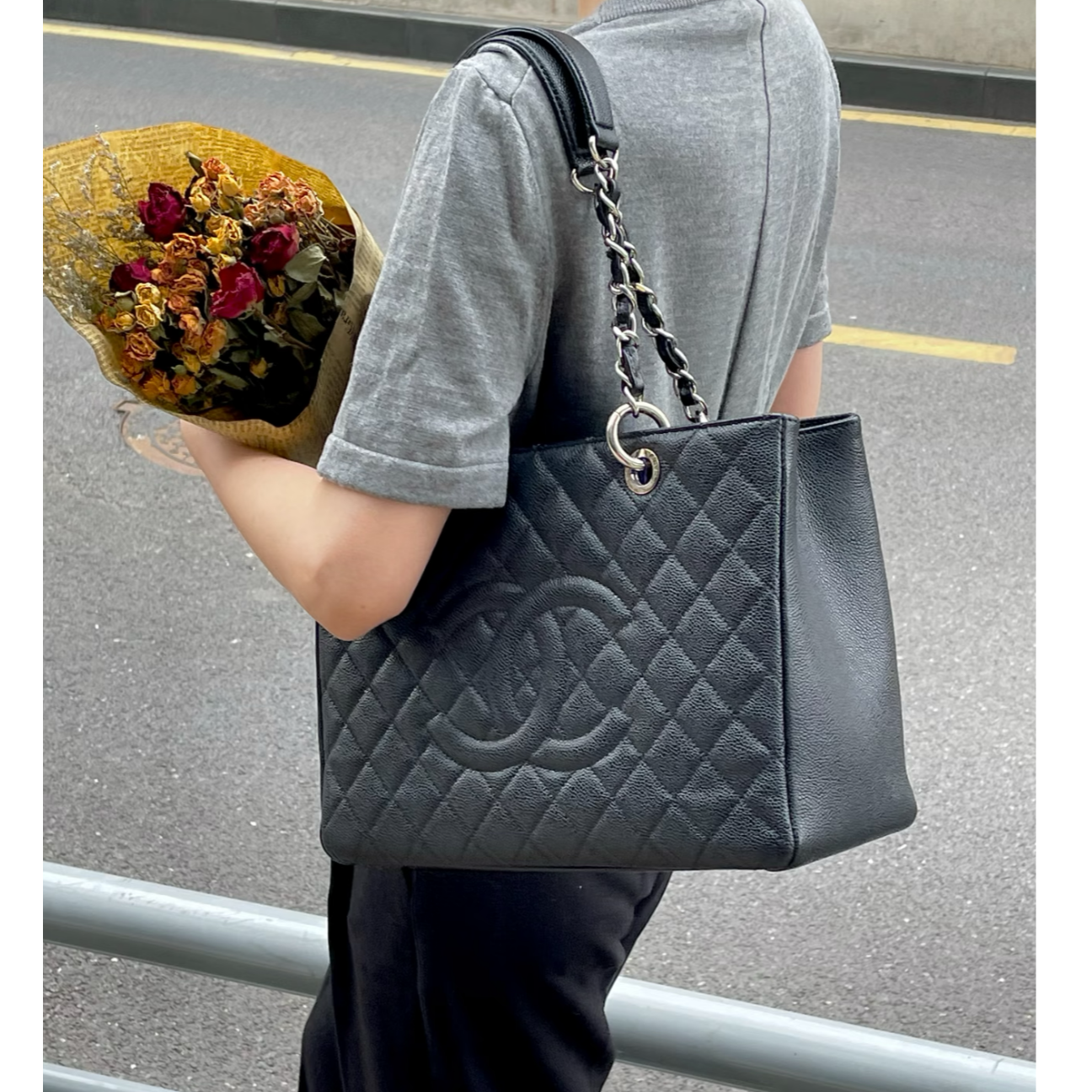 99新 Chanel/香奈儿 【杨贵妃专属】经典中号鱼子酱gst托特包