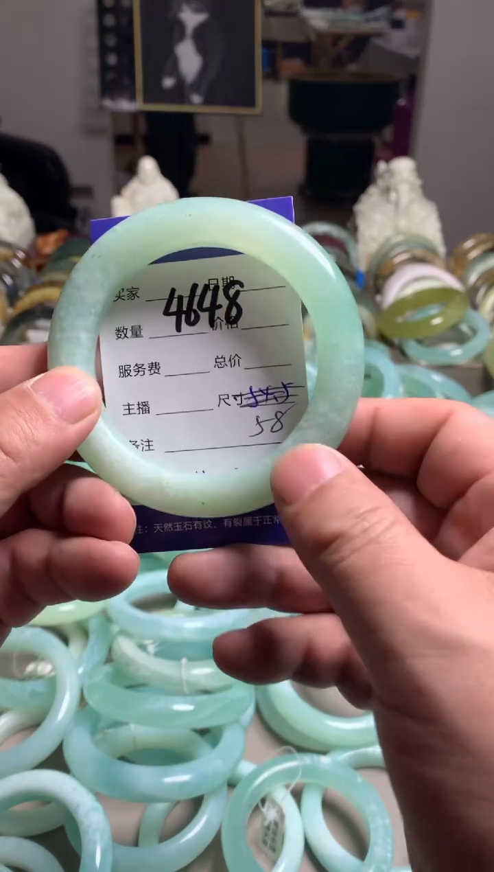 【闪购商品】蛇纹石玉手镯未镶嵌4648