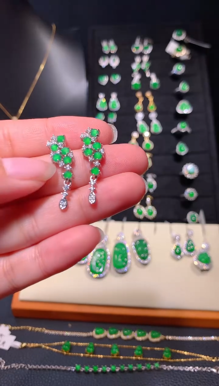 【闪购商品】翡翠耳饰银S925镶嵌多样性