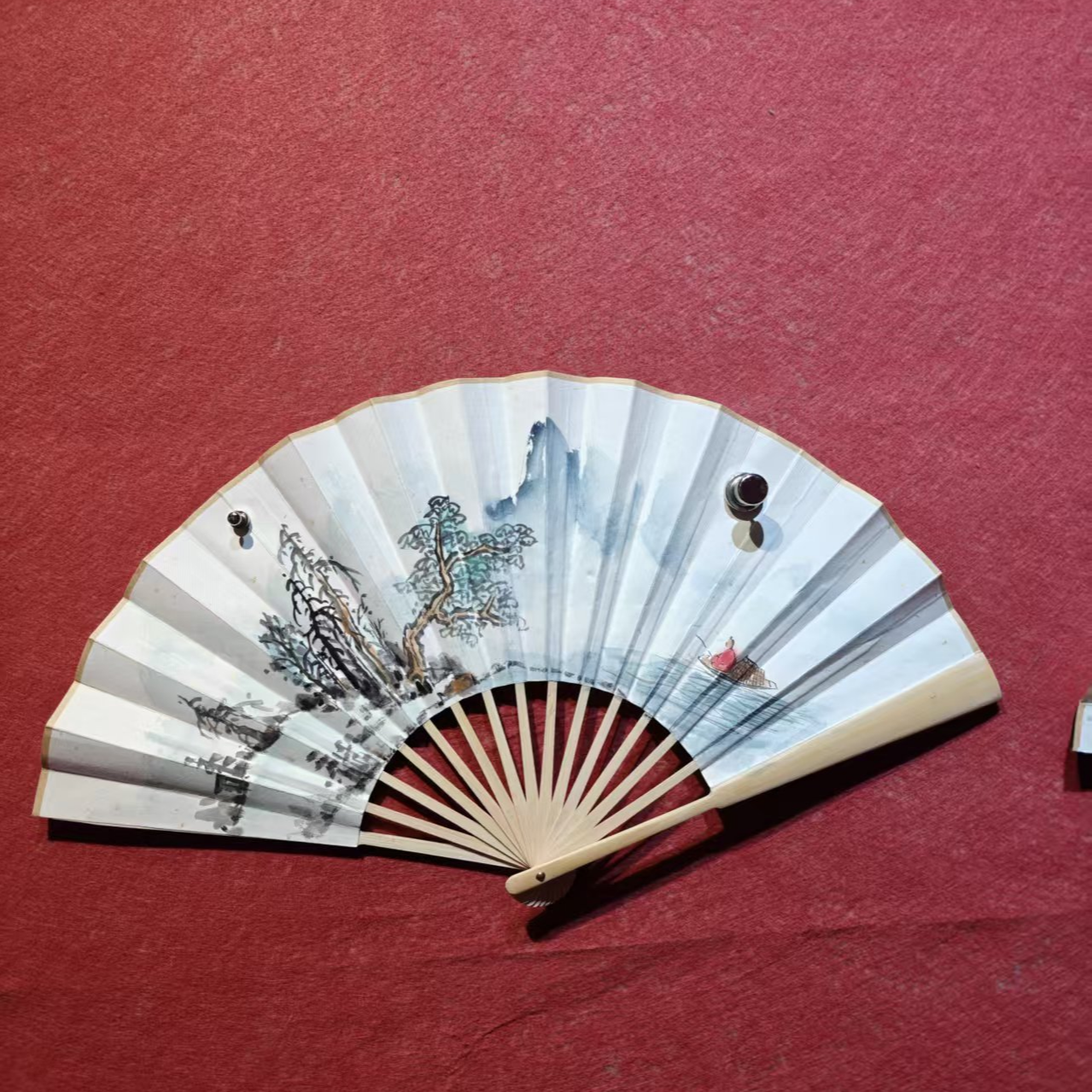 中艺美术馆甄选-山水折扇