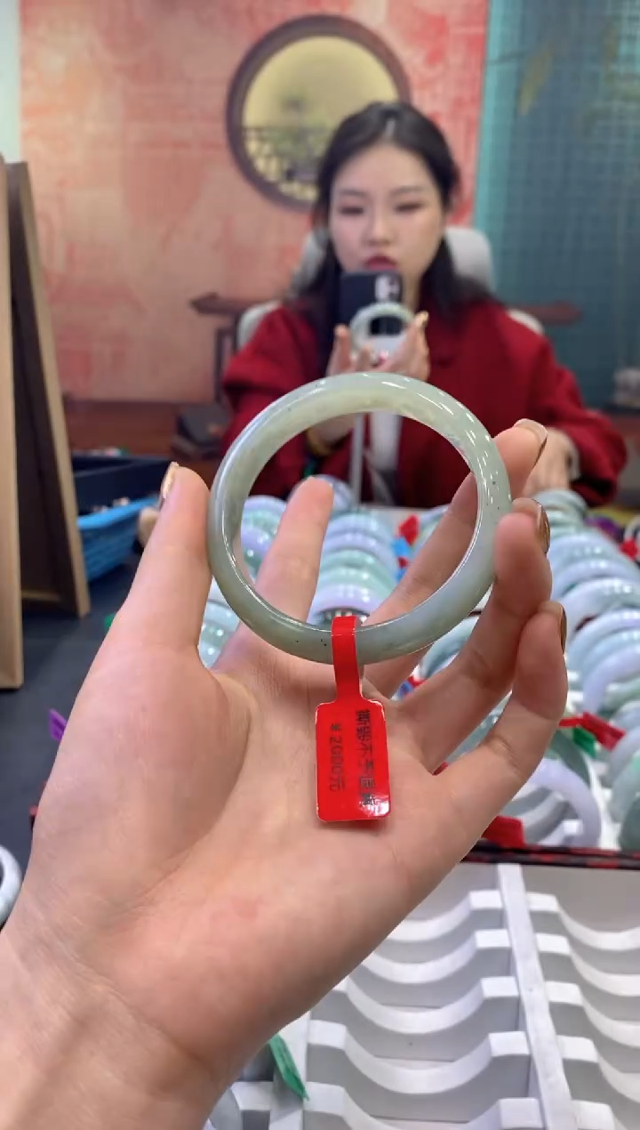 【闪购商品】翡翠手镯未镶嵌多人18376