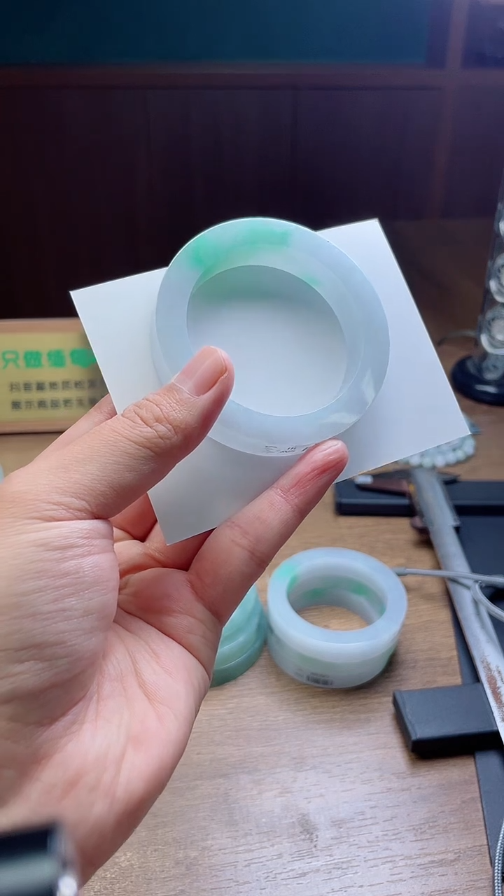 未镶嵌手镯定制翡翠随*喽定制