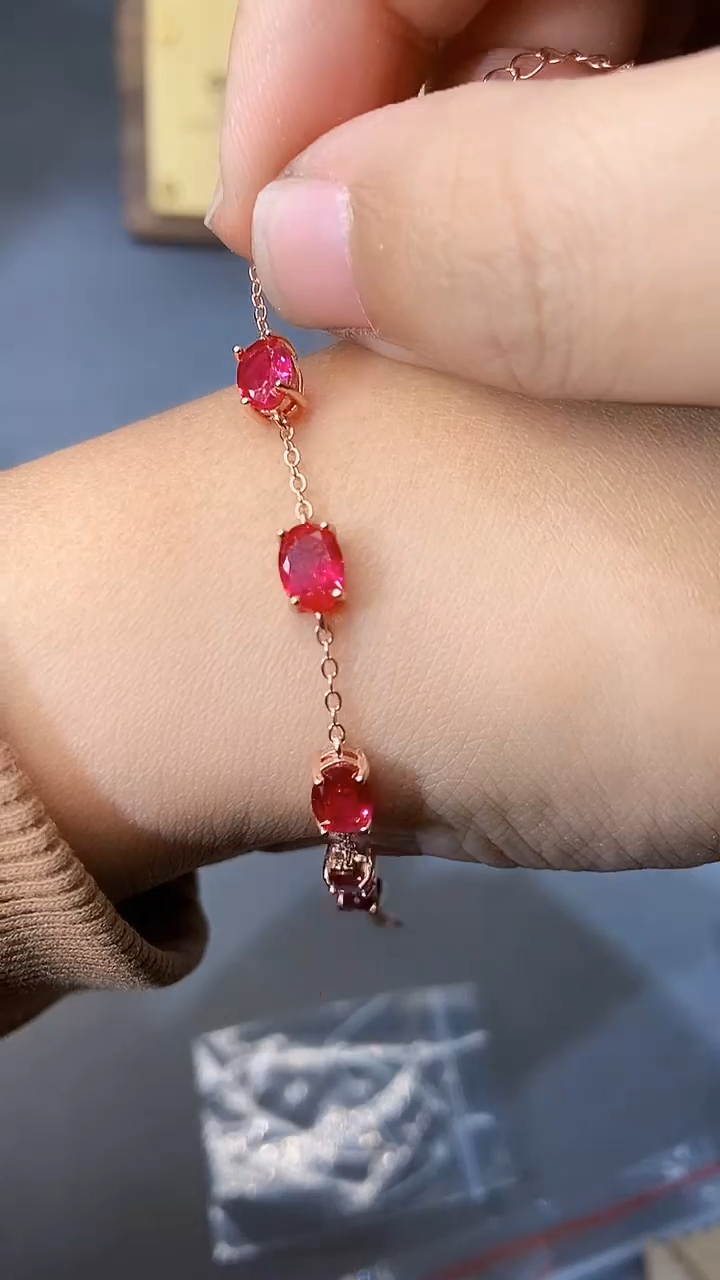 【闪购商品】红宝石手链银S925镶嵌354