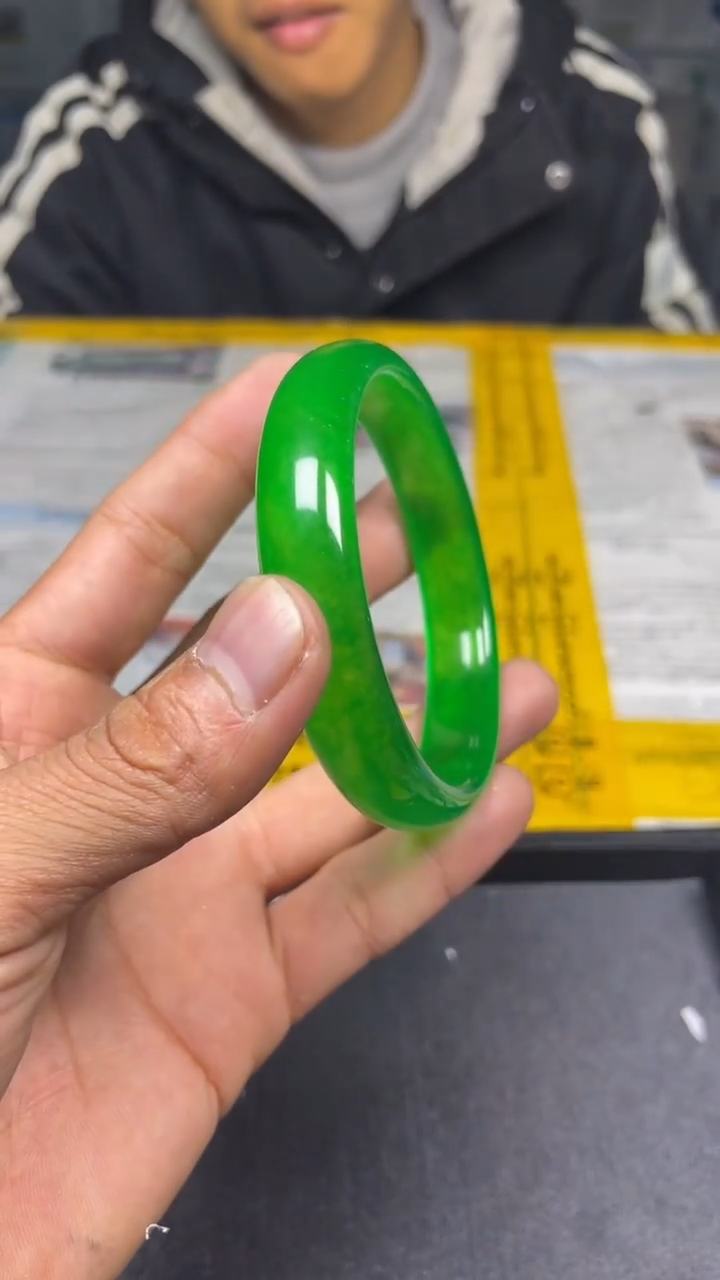 时尚精美高端手镯119