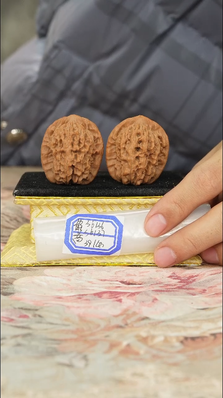 【闪购商品】文玩核桃把件非嫁接马老四