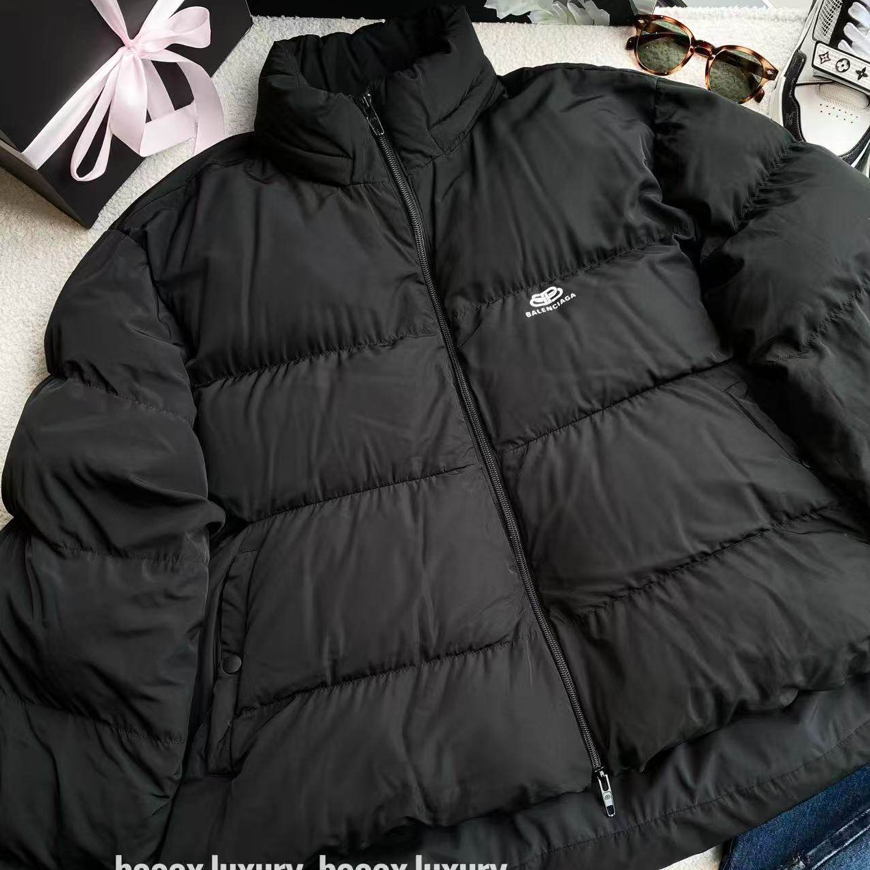 99新 Balenciaga/巴黎世家 aa3780 黑色logo棉服 44码 