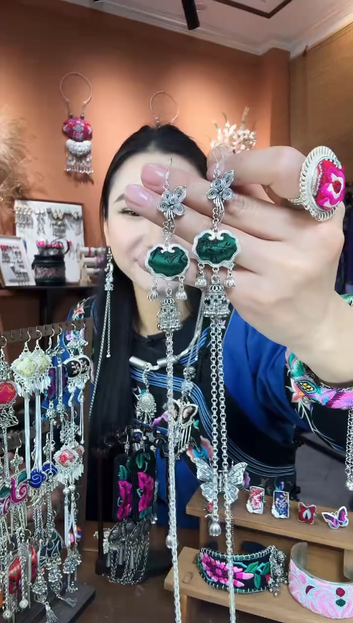 【闪购商品】刺绣纯手工民族风耳环