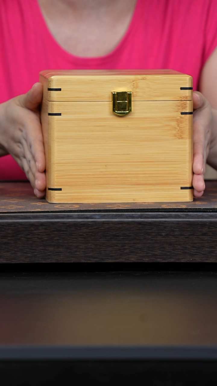 茶壶紫砂黑墩头刻绘盒子