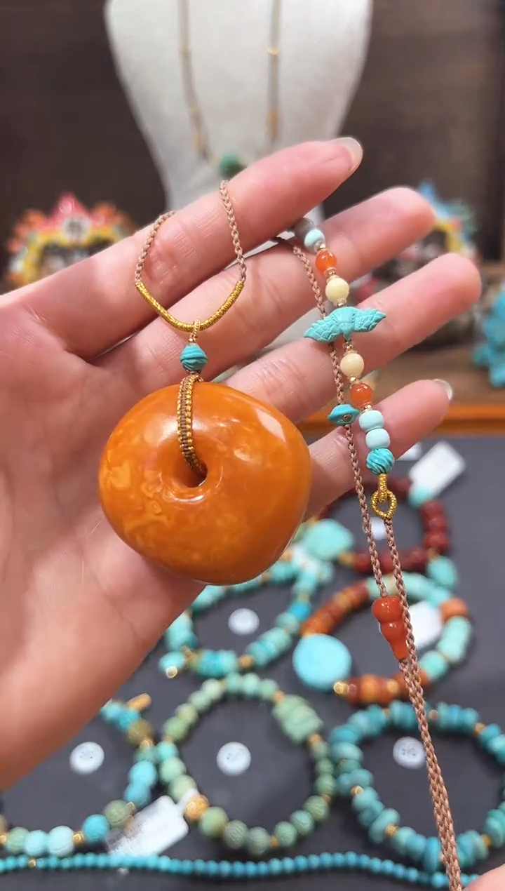 【闪购商品】蜜蜡颈饰18K金镶嵌蜜蜡项链