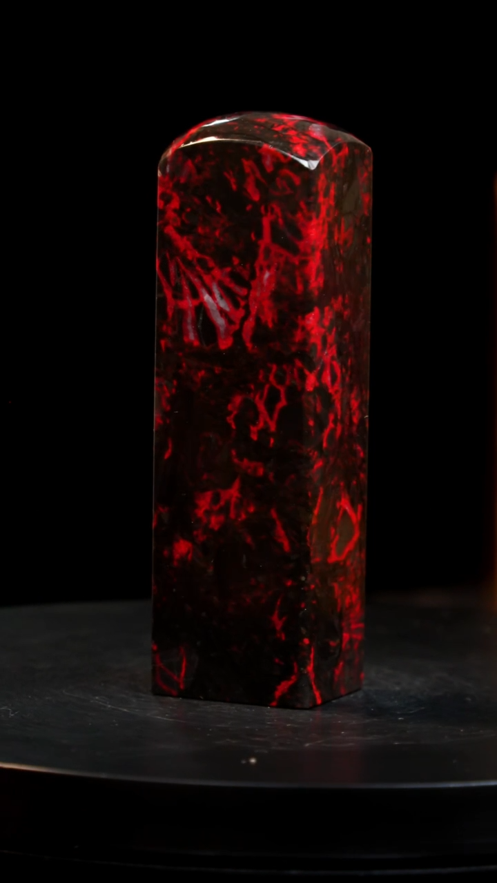 鸡血石老坑黑牛角鸡血石旬阳