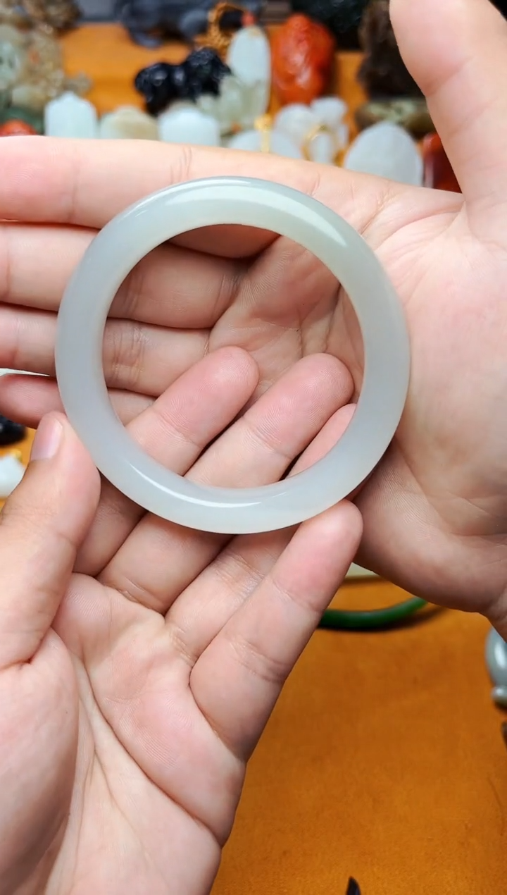 【闪购商品】和田玉手镯未镶嵌57圈口