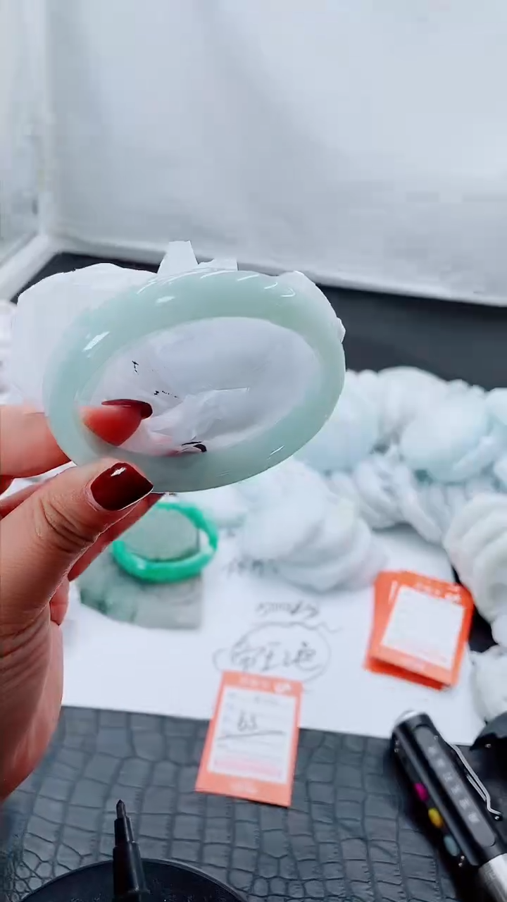 【闪购商品】石英质玉手镯未镶嵌R123-63