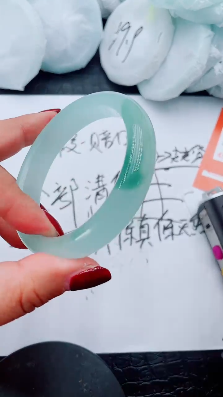 【闪购商品】石英质玉手镯未镶嵌T112-56/57