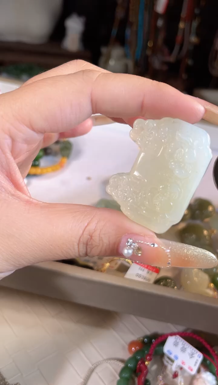 【闪购商品】和田玉吊坠(不含链)未镶嵌多样性发货其一