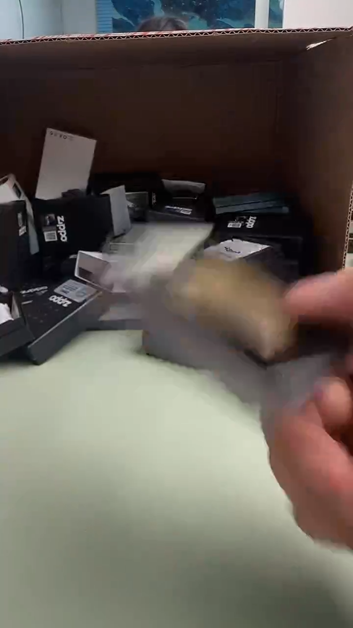 铜zippo打火机弹坑